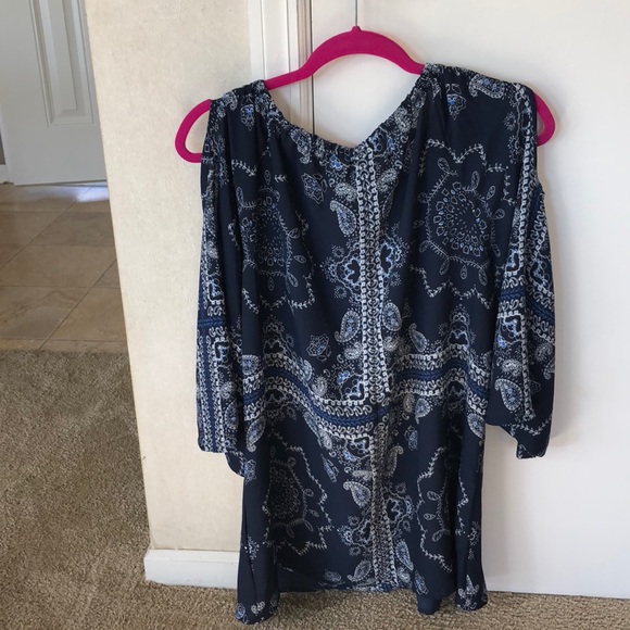 Cold shoulder tunic - Picture 3 of 4